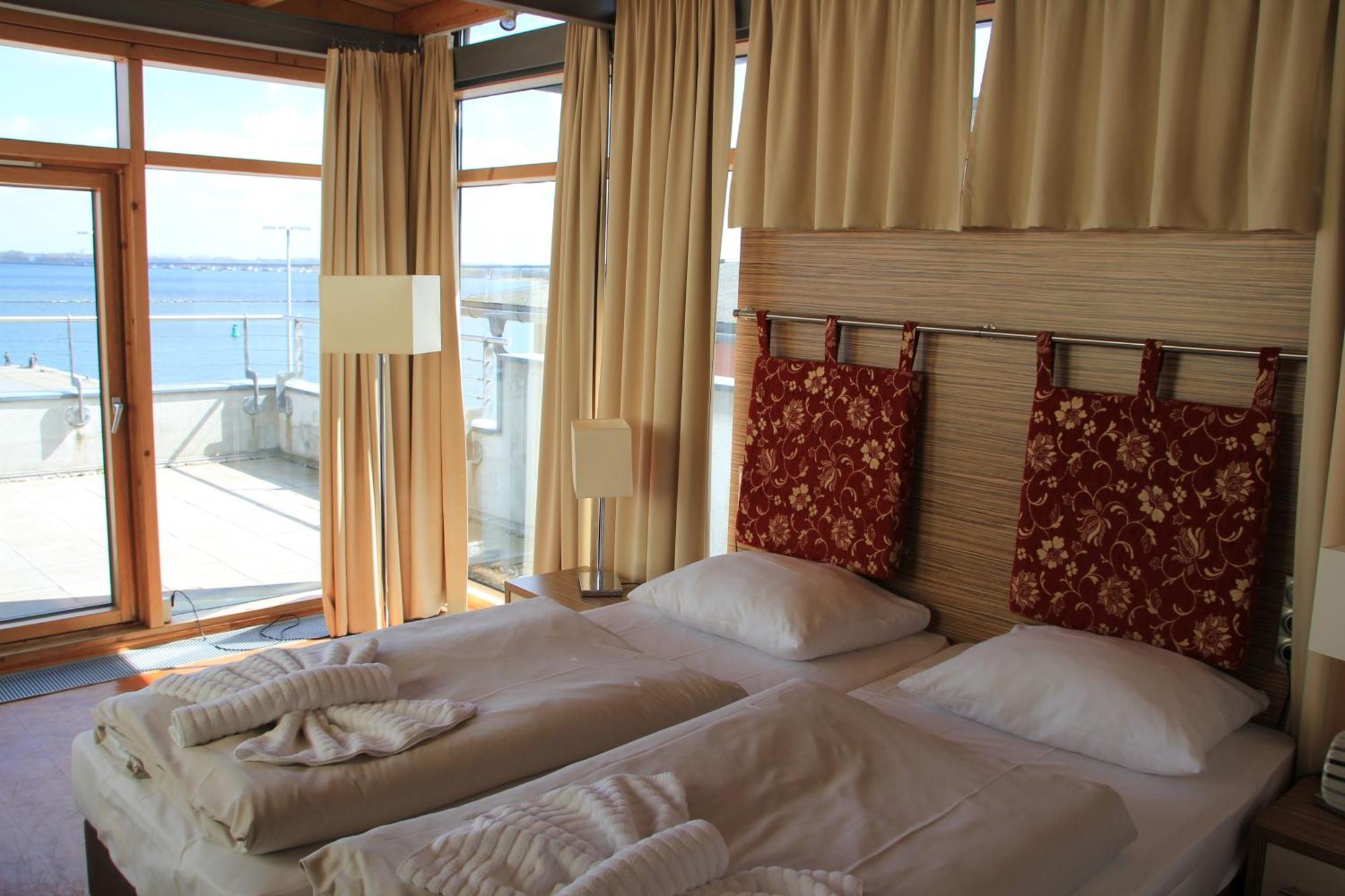 שטראלסונד Hiddenseer Hotel מראה חיצוני תמונה